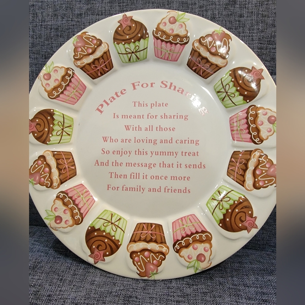 Vintage Cupcake Design Sharing Plate